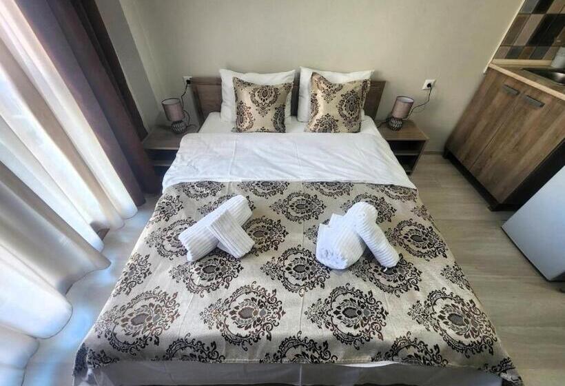استودیوی استاندارد, Apartments On Vaja Pshavela