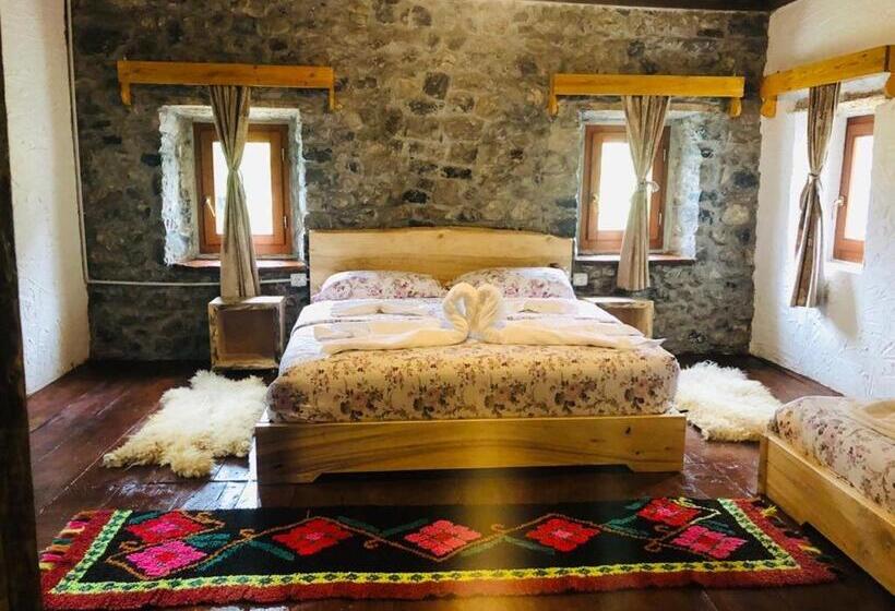 Quarto Deluxe, Shpella Guesthouse Theth