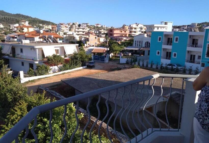 Classic room with balcony, Vila Ester