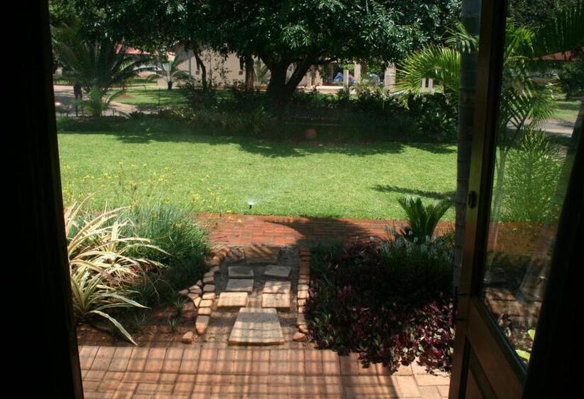 Quarto Estandar, Tamboti House
