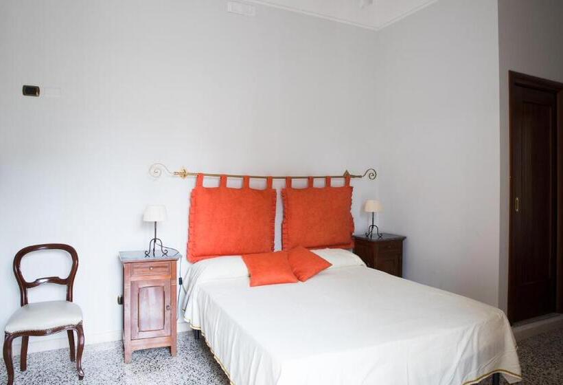 バルコニー付きスタンダードルーム, Vittoria Guest House Battipaglia