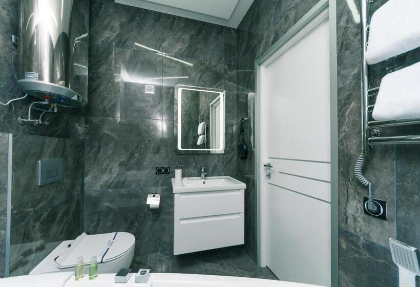 سوئیت با وان آب گرم, Luxury Apartments