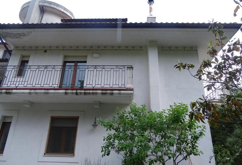 Номер Стандарт с Балконом, Villa Biancofiore