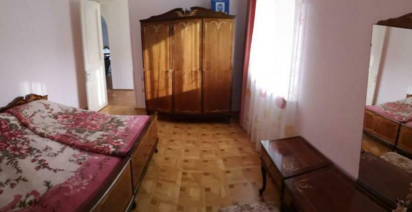 Номер Deluxe, Qyavar House
