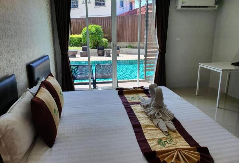 Номер Superior Вид на Бассейн, Retreat Resort Pattaya