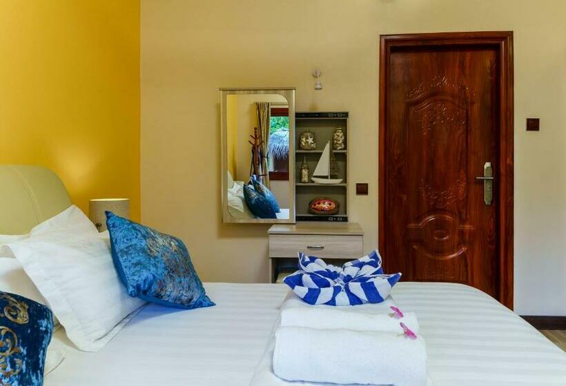 ویلای لوکس 1 خوابه, Sea View Villa Ukulhas