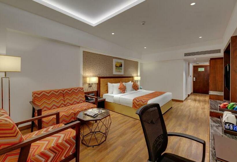 Номер Клуб, The Fern Residency, Satara Maharashtra