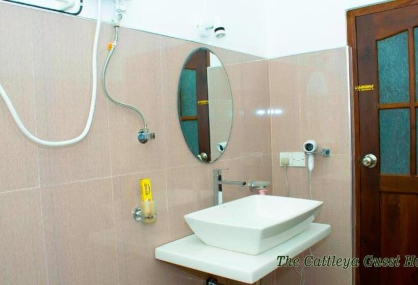اتاق لوکس, The Cattleya Guest House Sigiriya