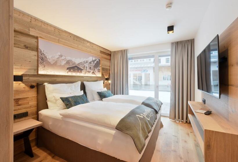 آپارتمان خانوادگی, Mountain Hotel Luis