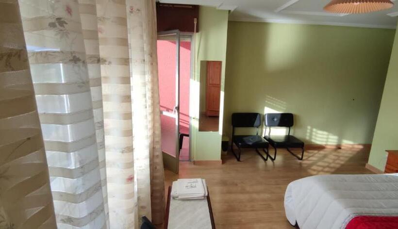 اتاق استاندارد با بالکن, Hostal Bodegón A Cosecha