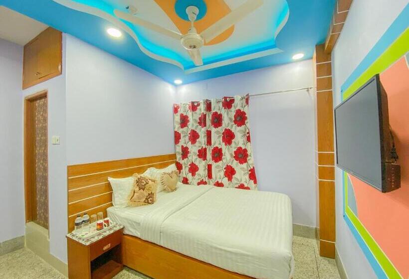 اتاق سوپریور خانوادگی, As Shams International
