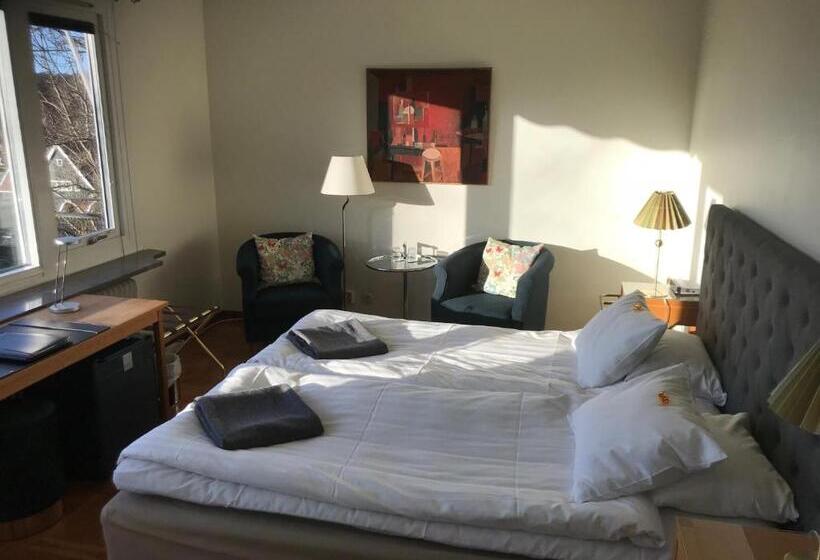 Номер Стандарт с Балконом, Ewa & Maude Hotel Aston Villa