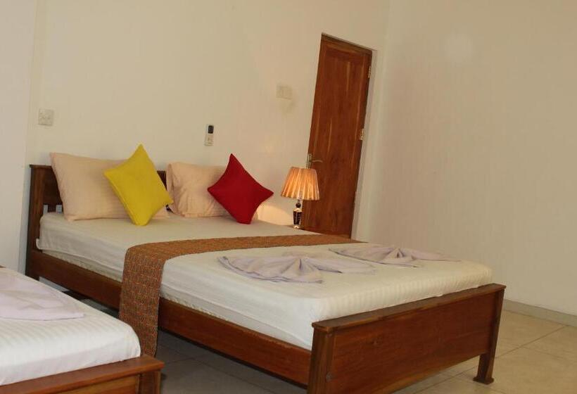 غرفة ديلوكس ثلاثية, Sigiriya Summer Resort