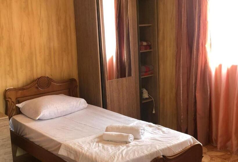 اتاق استاندارد چهار تخته, Guest House Guram
