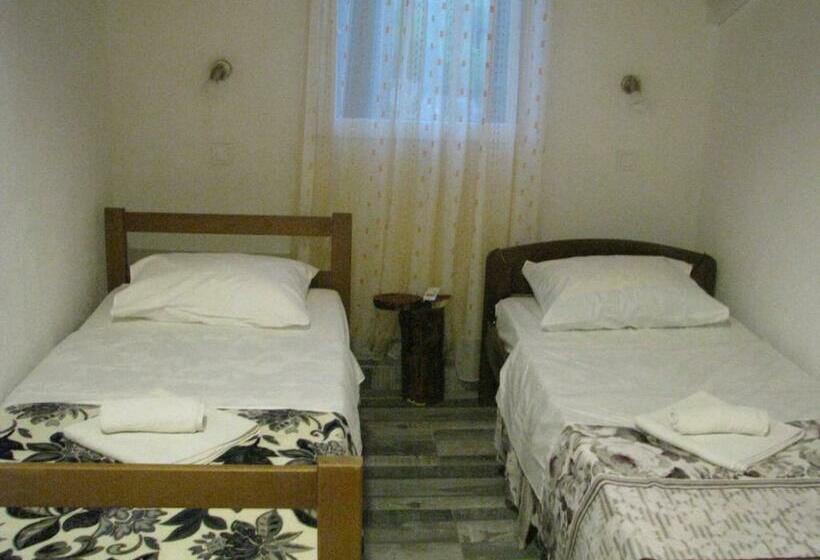اتاق استاندارد با چشم‌انداز باغ, Skadar Lake Family Resort
