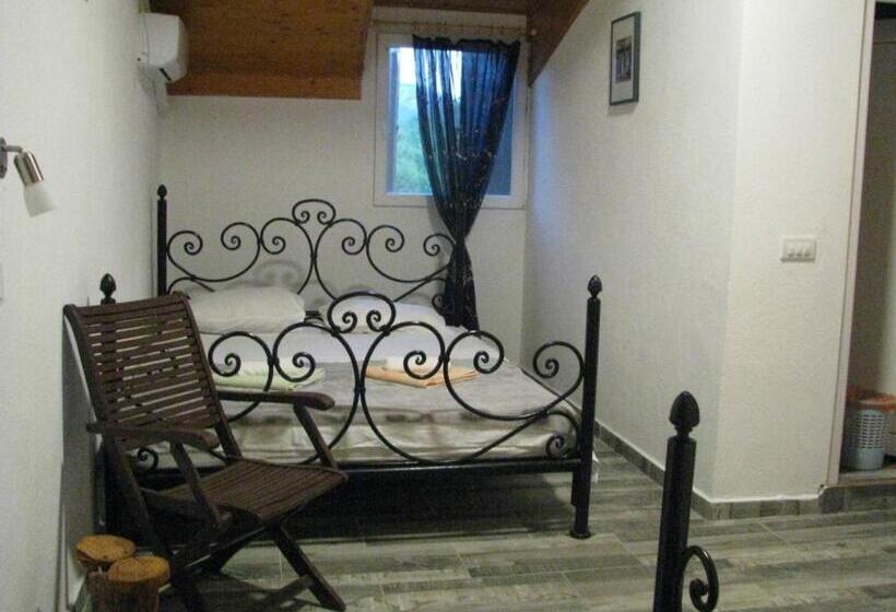 اتاق استاندارد سه تخته با چشم‌انداز باغ, Skadar Lake Family Resort