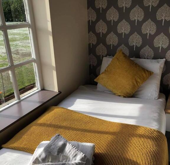 Четырехместный Номер Стандарт, Minworth Lodge