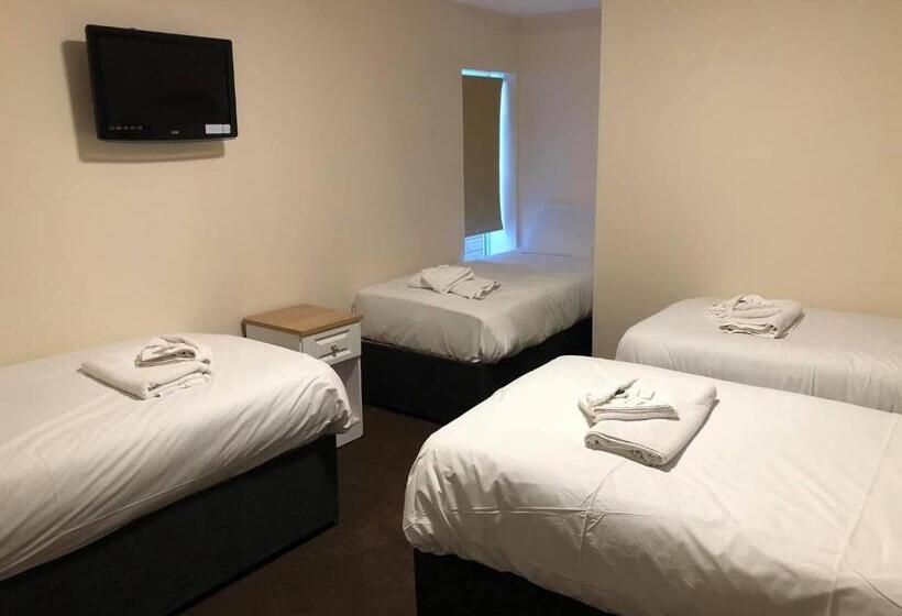 Номер Стандарт Трехместный, Minworth Lodge