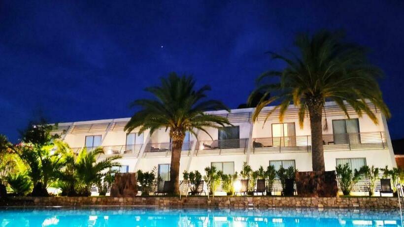 Номер Deluxe Вид на Бассейн, Palacio Sao Silvestreboutique