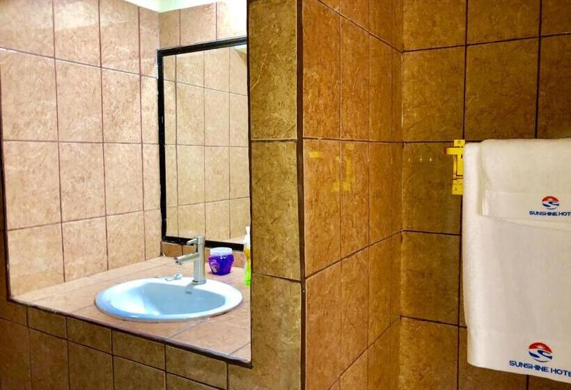 اتاق استاندارد با تخت بزرگ, Sunshine View Hotel And Restaurant