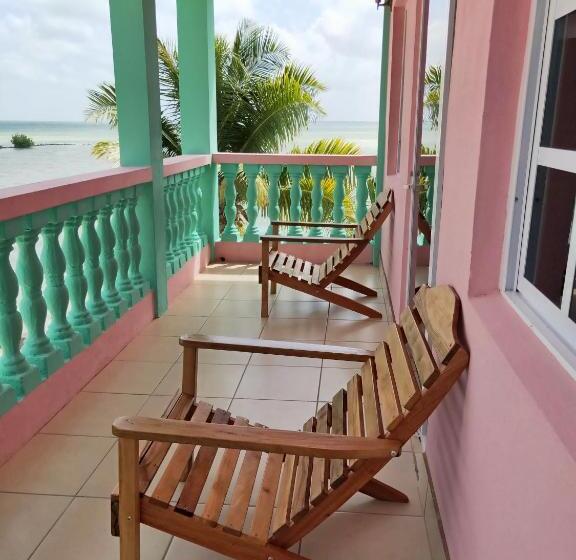 اتاق استاندارد با بالکن, Sunshine View Hotel And Restaurant