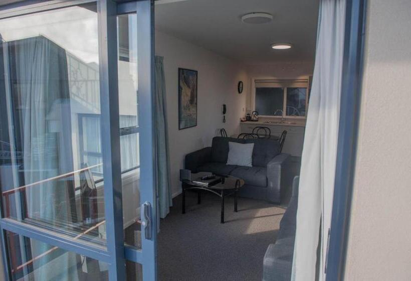 디럭스 스위트, Panorama Motor Lodge