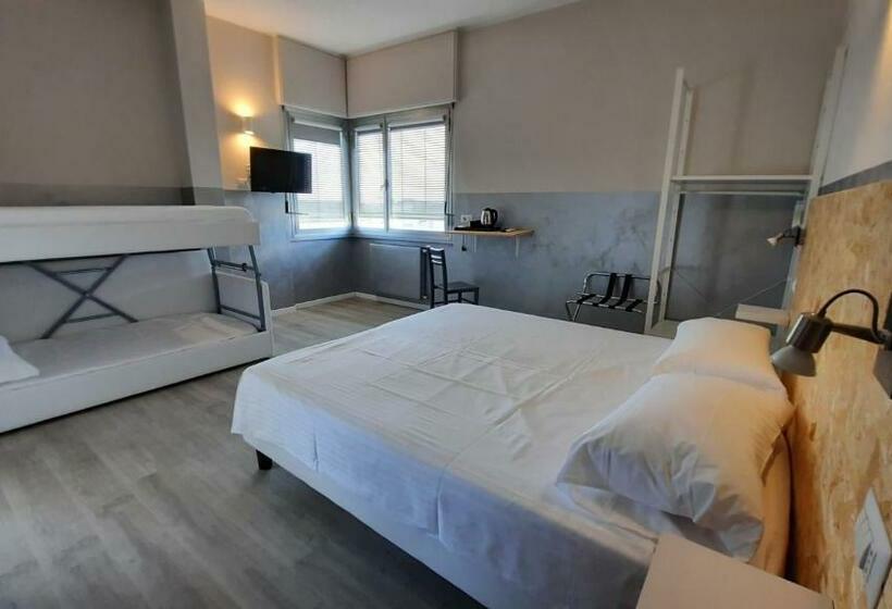 Четырехместный Номер Стандарт, Bergamo Guesthouse   Self Check In