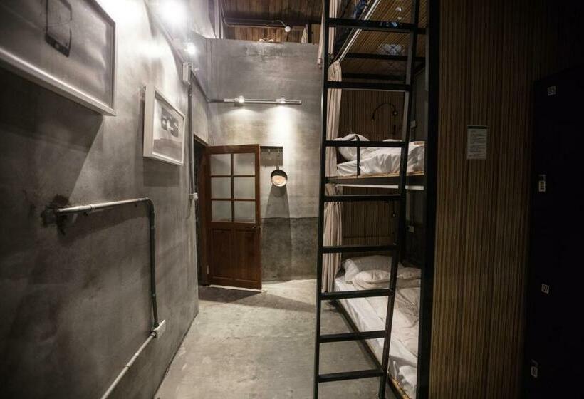 تختخواب در اتاق مشترک, Shen Nong Village   Hostel
