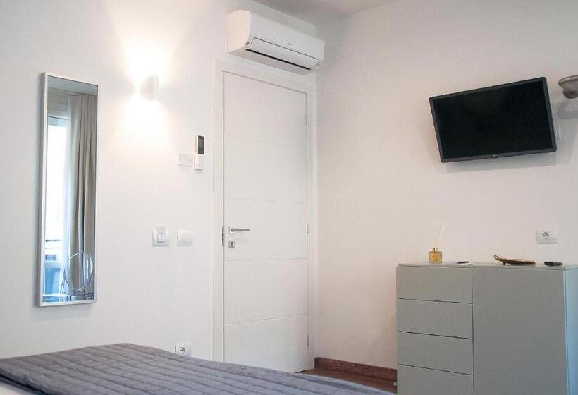 Номер Deluxe с Балконом, Homy Bnb