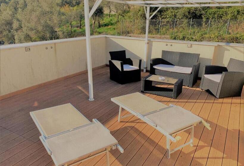 سوئیت جونیور با تراس, Camere E Case Vacanza Residenza Prealba