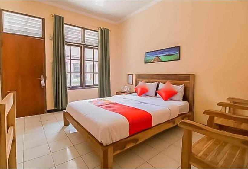 Семейный Номер, Reddoorz @ Pantai Pelabuhan Ratu 2