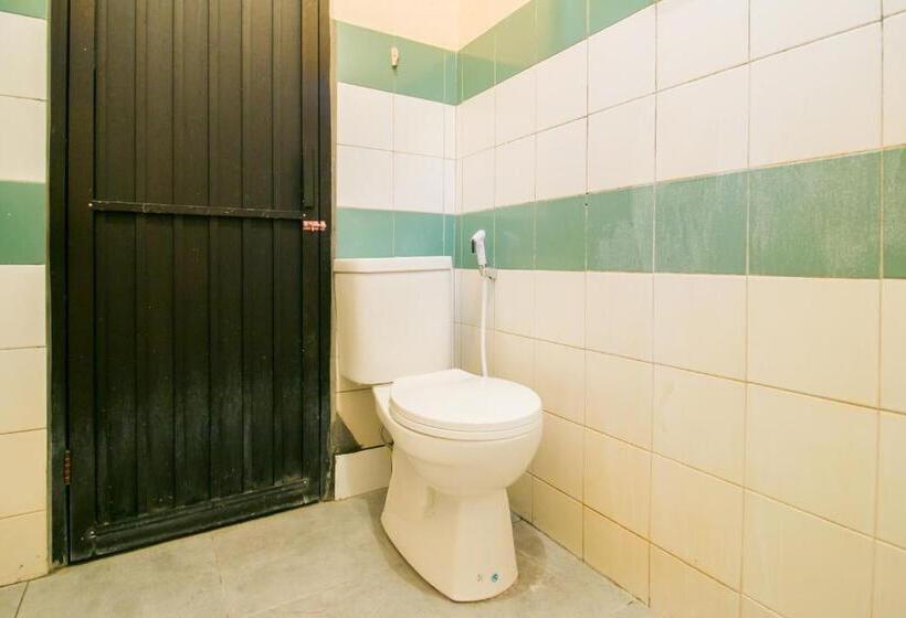 Полулюкс, Reddoorz @ Pantai Pelabuhan Ratu 2