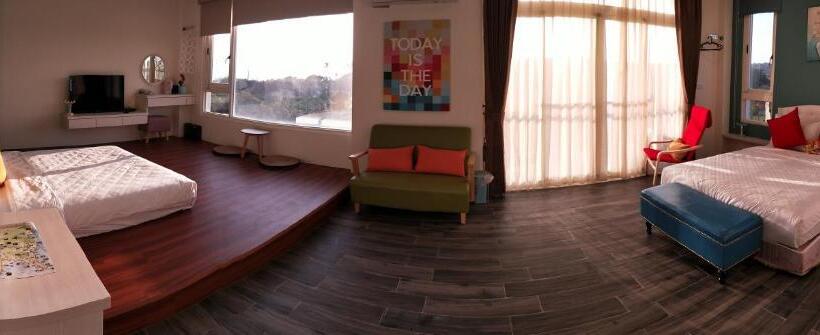 اتاق لوکس با چشم‌انداز دریا, Full Moon Resort