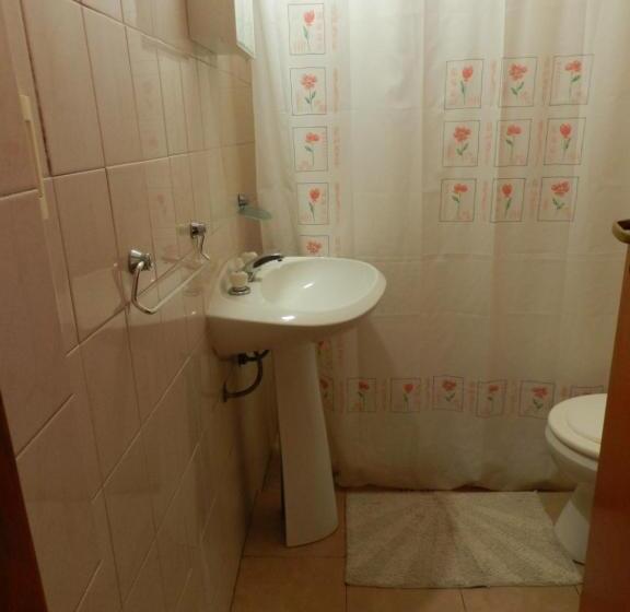 베이직 3인 룸, Hostel Ctalamochita