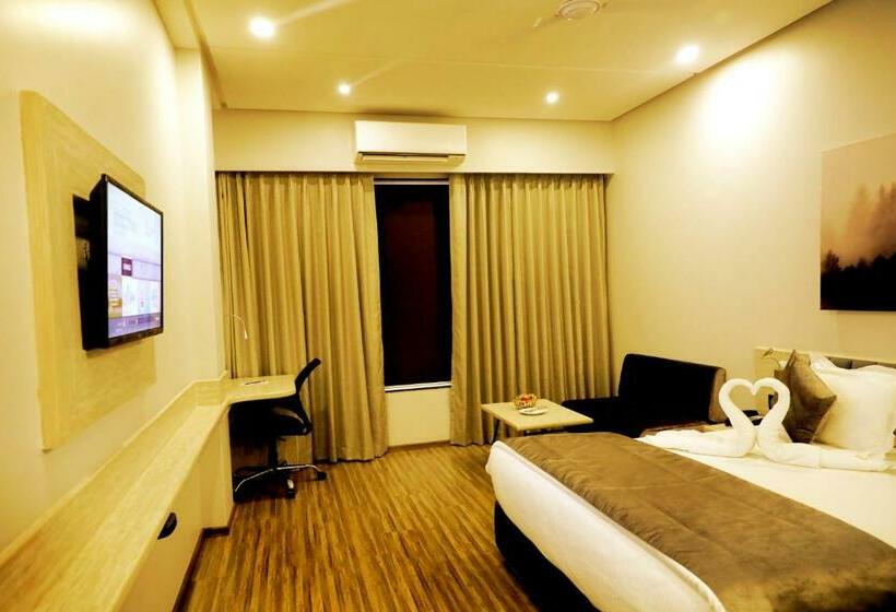 Стандартный Номер Кровать Кинг, Kyriad Hotel Nashik