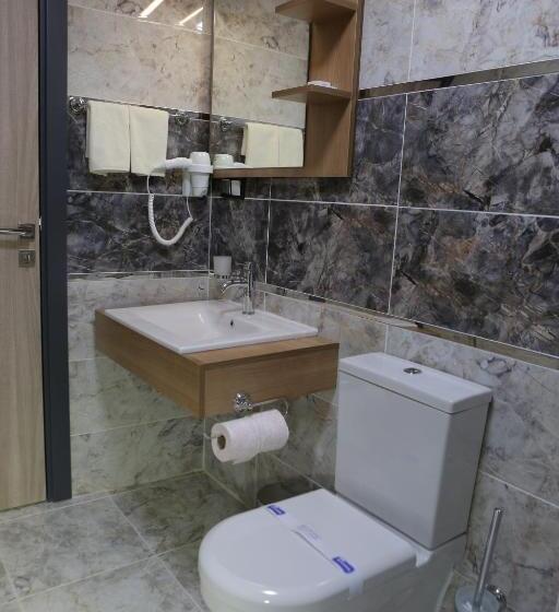 家庭间, Korkmaz Otel