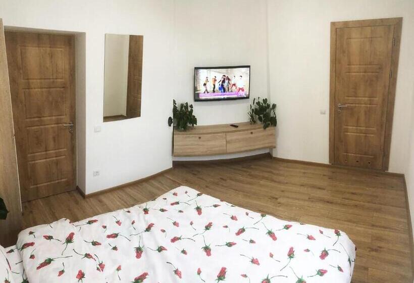 آپارتمان لوکس 1 خوابه, Etno Hostel