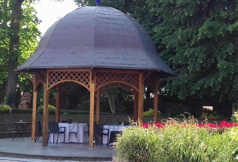 Люкс Кровать Кинг, Le Manoir De La Mantille