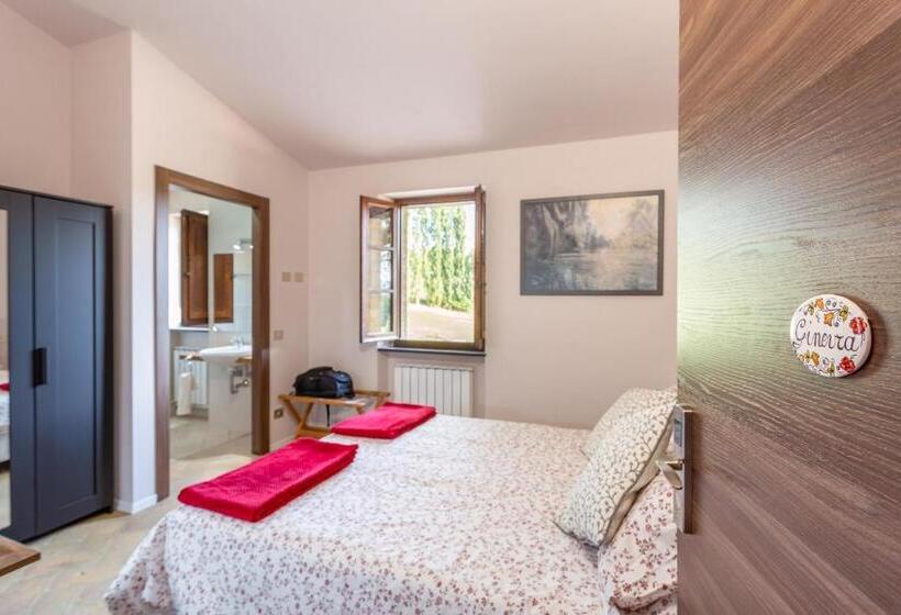 스탠다드 룸, Gh Borgo Pulciano Agriturismo
