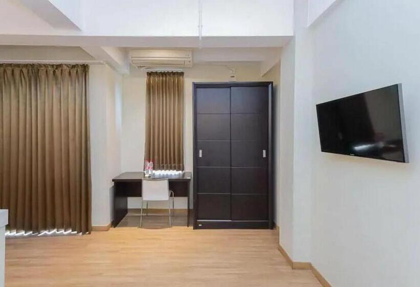 Family Suite, Reddoorz Plus At Riverside Malang