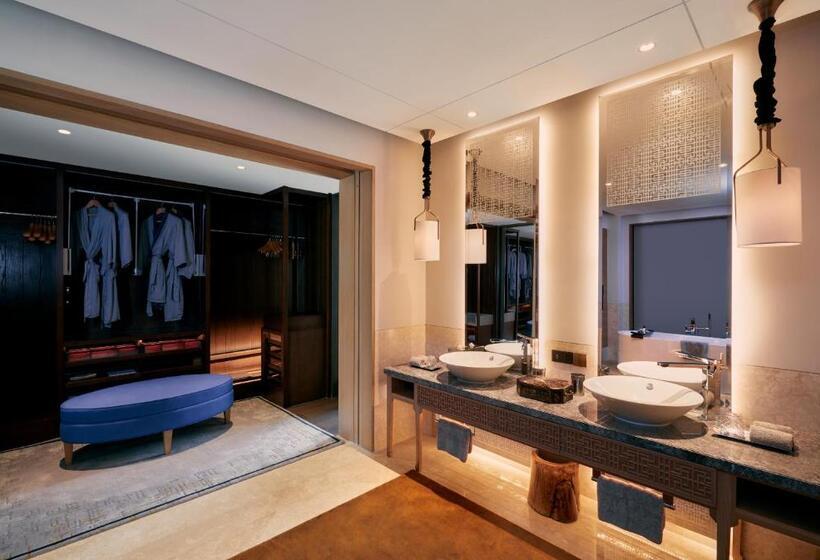 Вилла 3 Спальни, Capella Tufu Bay, Hainan