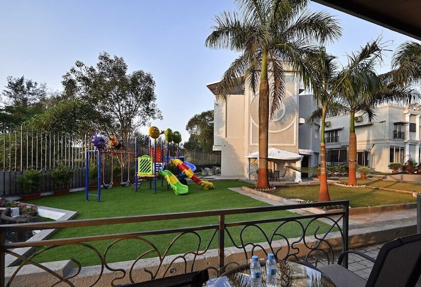 Номер Superior, Meritas Countryside Resort Lonavala
