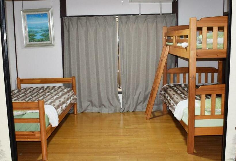 Семейный Номер Совместный Санузел, Share House Amigos