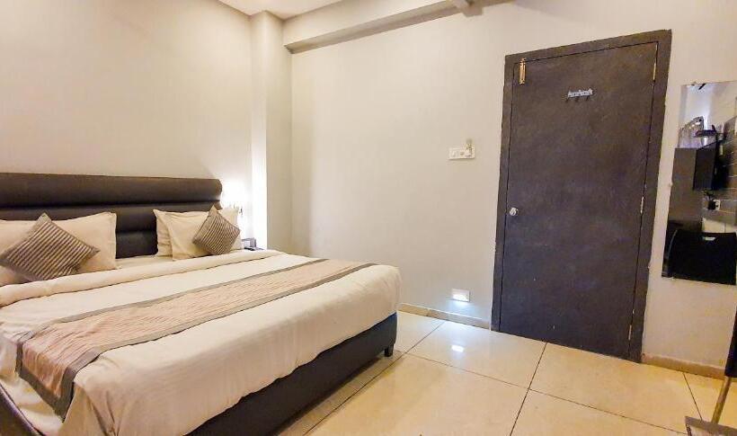 Quarto Superior, Nova Hotel New Crossroad