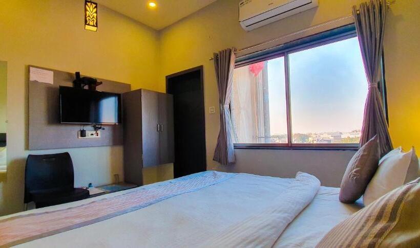 Quarto Deluxe, Nova Hotel New Crossroad