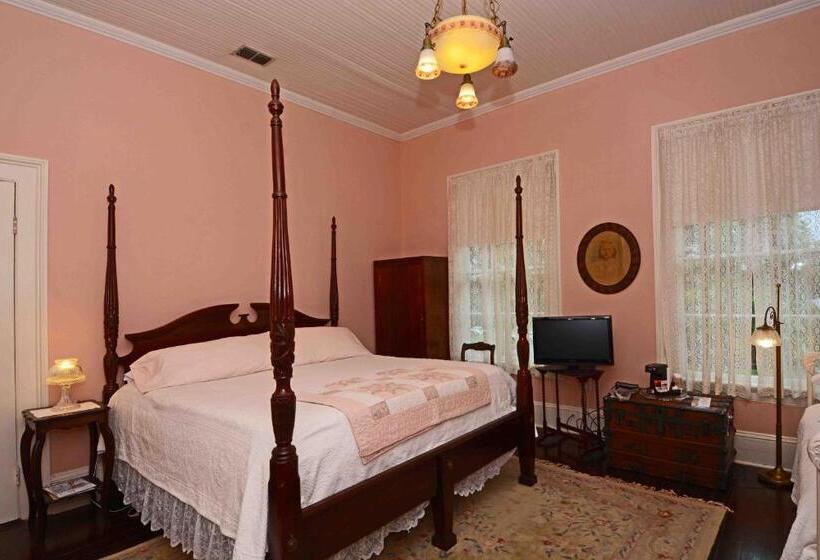 Четырехместный Номер Классик, 1872 Denham Inn