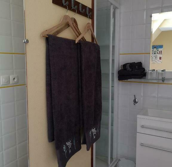 Quarto Estandar Vista Piscina, La Hautée Des Francs