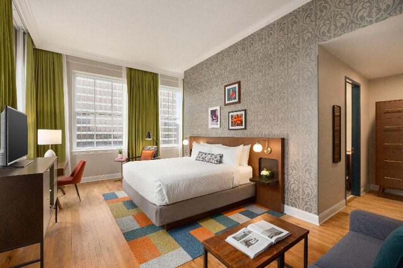 适合残疾人士使用的带超级大床的标准间, Indigo   Winston Salem Downtown, An Ihg