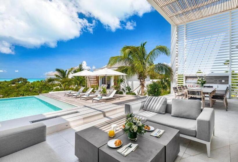 ویلای یک اتاق خوابه با استخر شنا, Beach Enclave