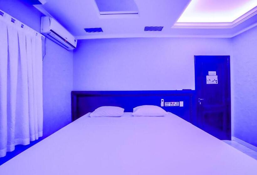 Номер Deluxe Кровать Кинг, Amy Motel